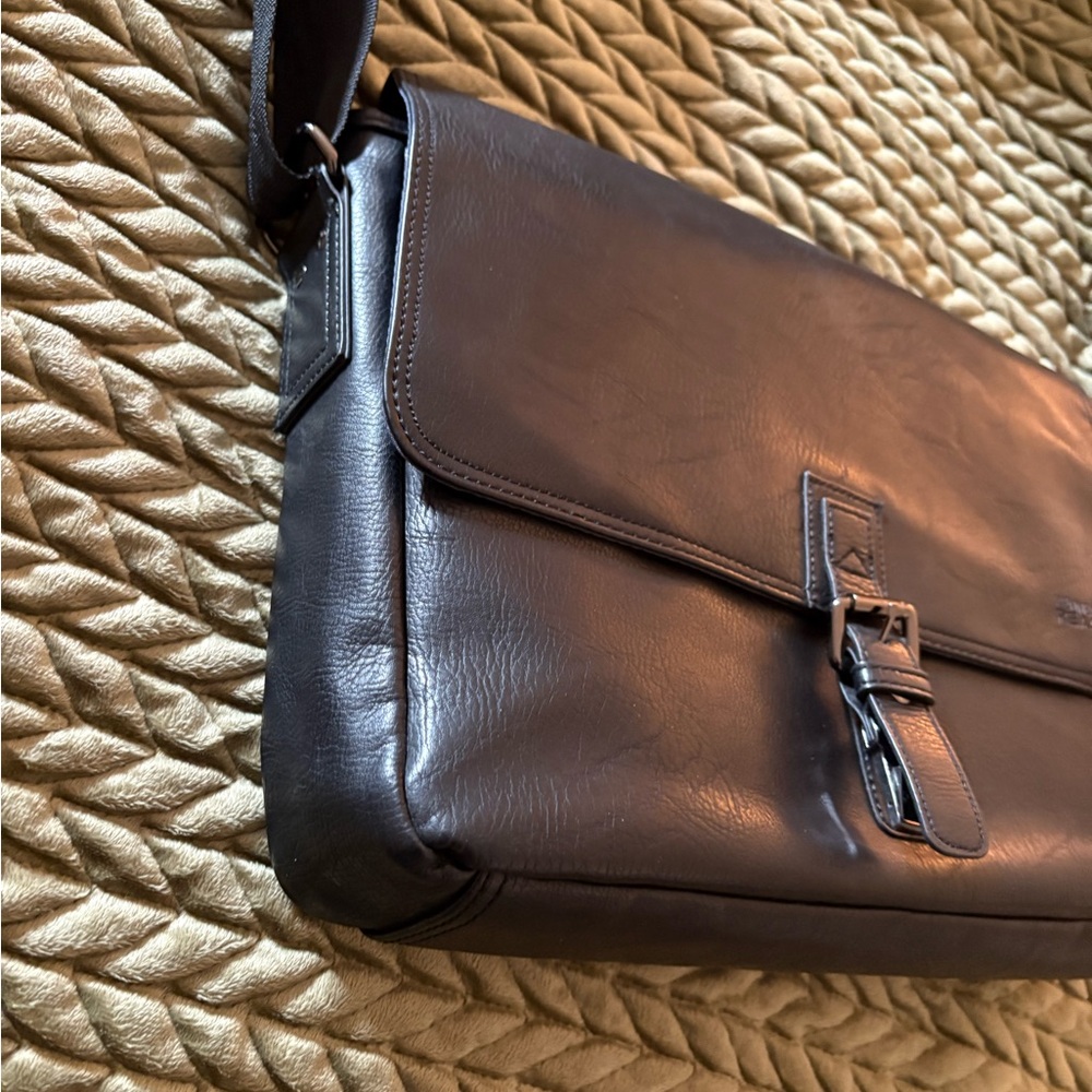 Kenneth Cole Messenger Bag, Unisex